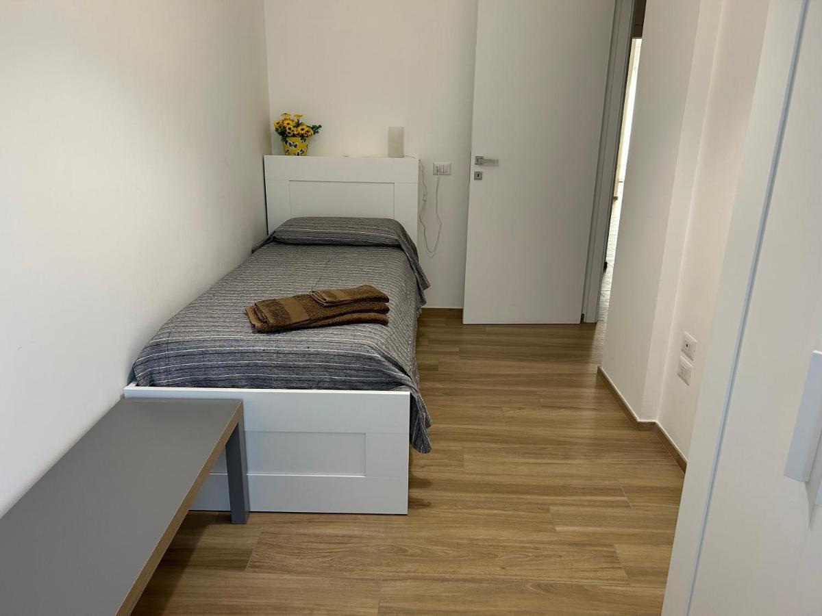 Central Modern Apartment Bari Exterior foto